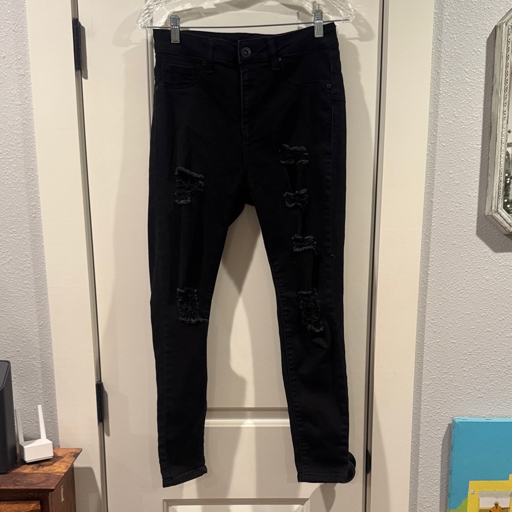 Black Distressed Women's Jeans